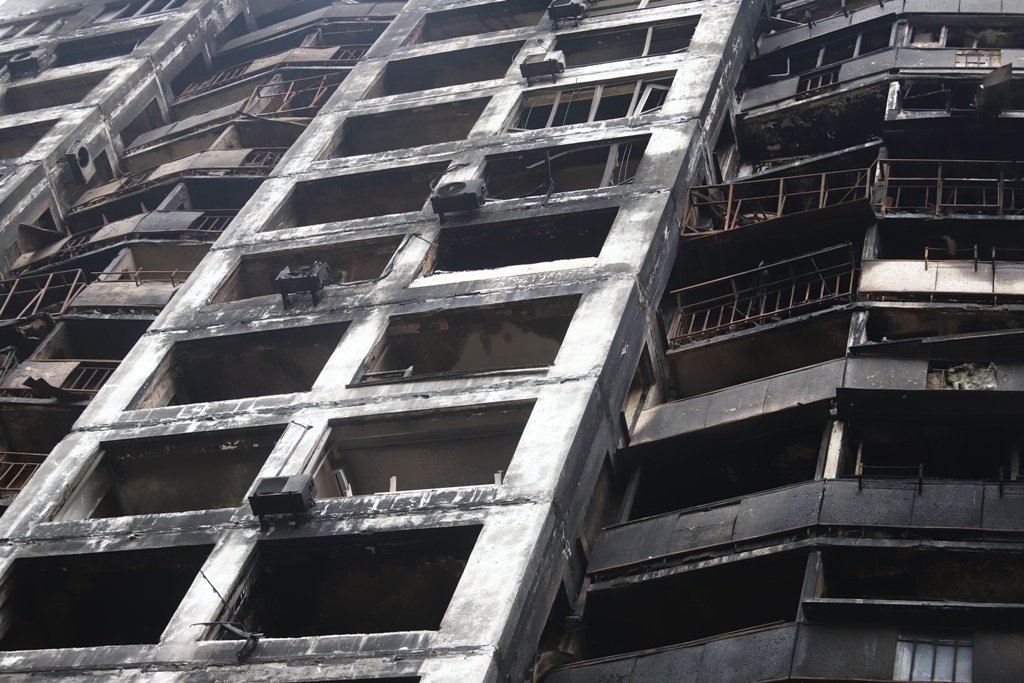 В Киеве обследуют разрушенные обстрелами дома: когда жильцы смогут вернуться в квартиры 1