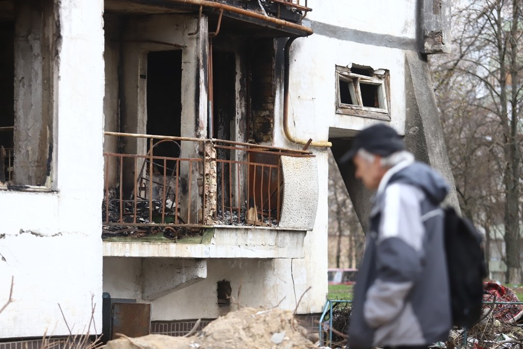 В Киеве обследуют разрушенные обстрелами дома: когда жильцы смогут вернуться в квартиры 7