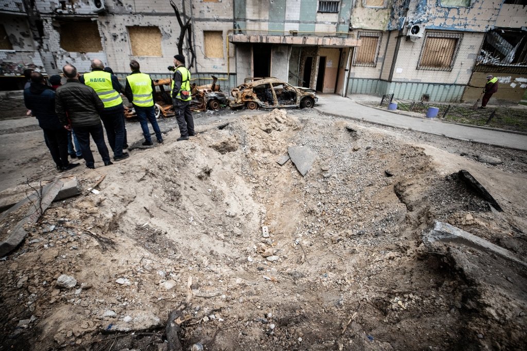 В Киеве обследуют разрушенные обстрелами дома: когда жильцы смогут вернуться в квартиры 9