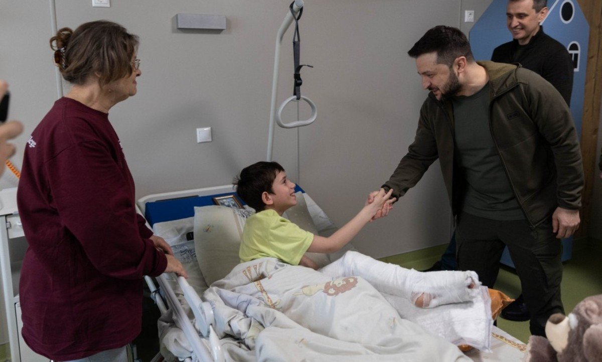 В Киев вернули двух детей-сирот из Мариуполя, которых вывезли на неподконтрольную территорию 1