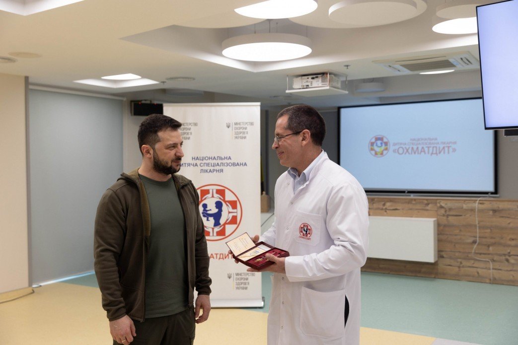 В Киев вернули двух детей-сирот из Мариуполя, которых вывезли на неподконтрольную территорию 7