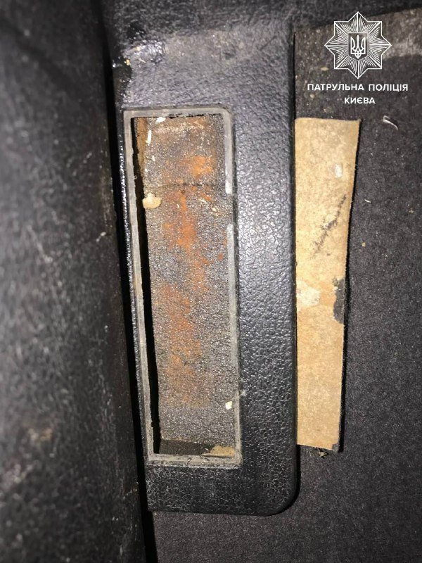 В Киеве все чаще встречаются машины с затертыми VIN-кодами: действия патрульных 4