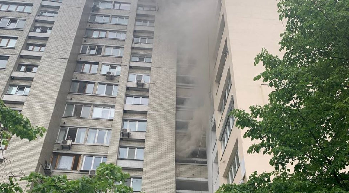 В Голосеевском районе Киева сгорела квартира в многоэтажке 4