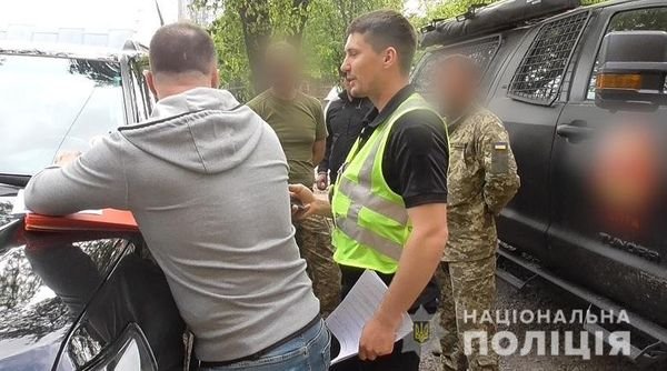 В Киеве ОПГ вывезла с автостоянки машины и мотоциклы на 6,5 миллонов гривен 3