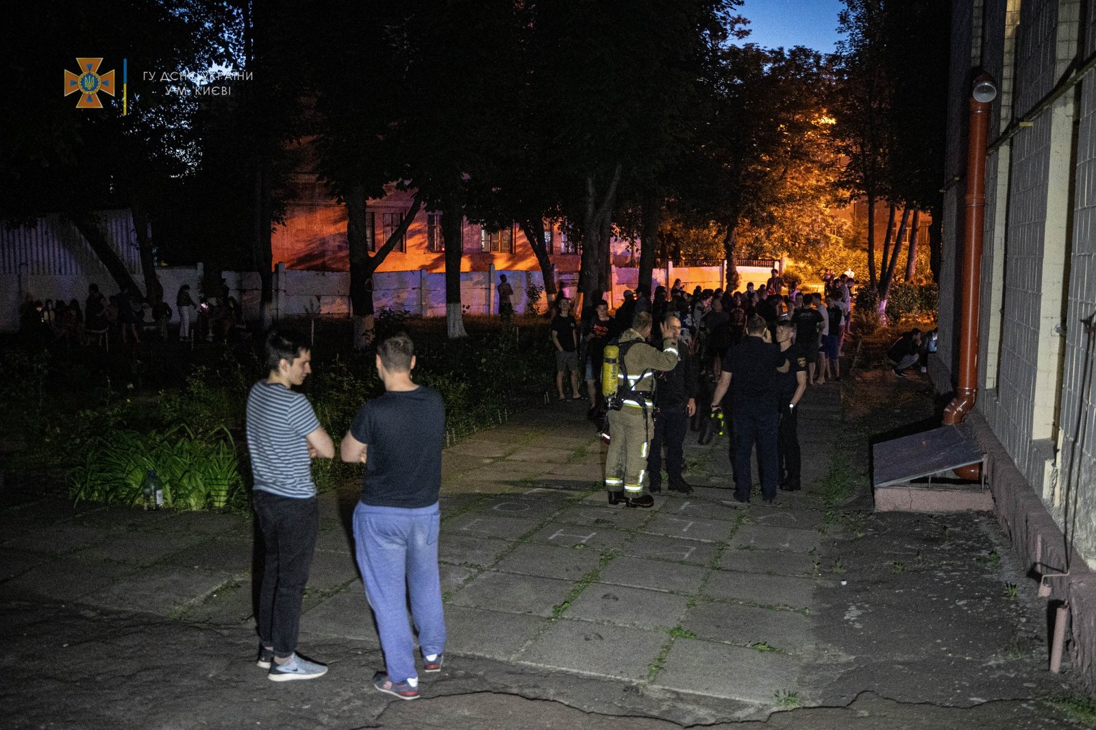 В Киеве горело студенческое общежитие 4