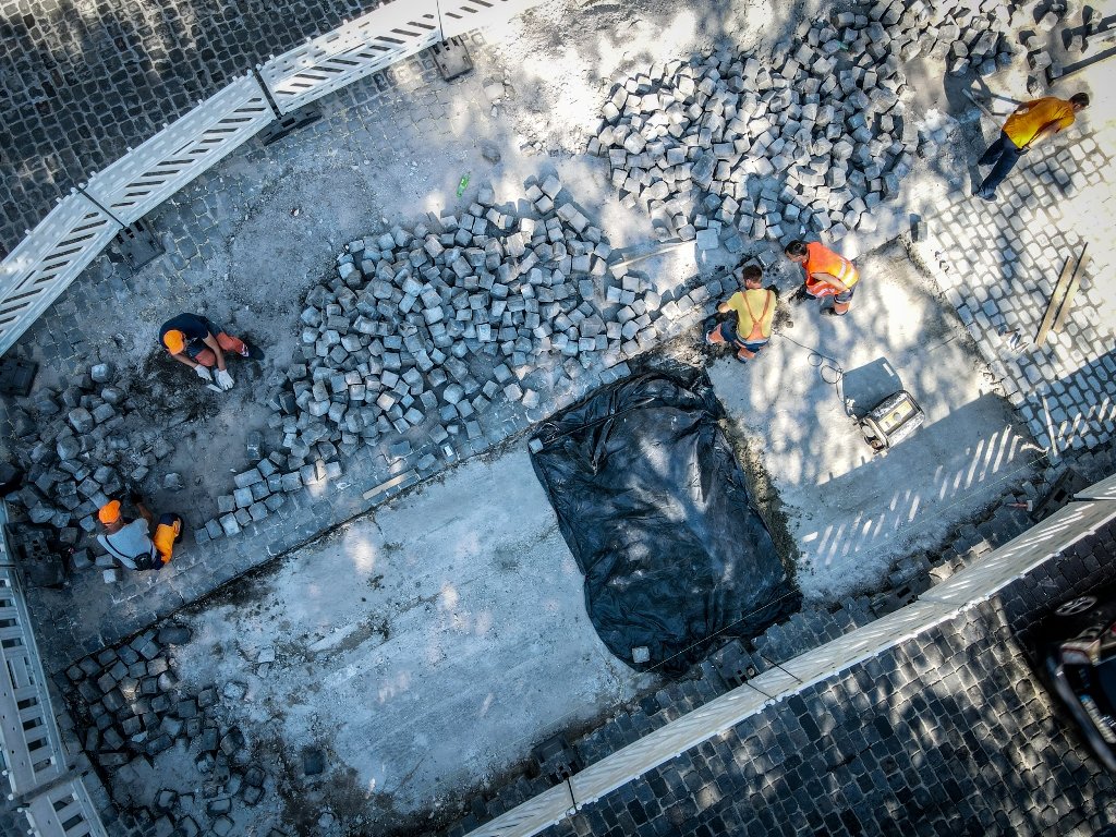 В Киеве на Владимирском спуске начались масштабные ремонтные работы 5