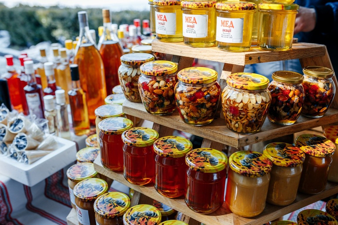 В Киеве на ВДНГ каждые выходные проводят ярмарки: что искать на «Летнем сборе» украинских производителей 1