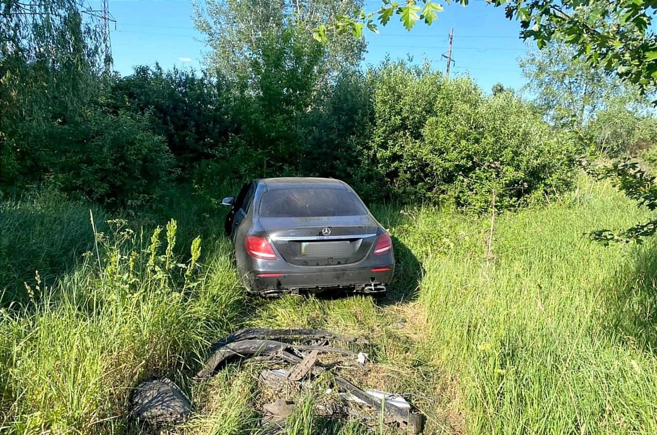 Под Киевом столкнулись Renault и Mercedes: есть погибшие и пострадавшие 1