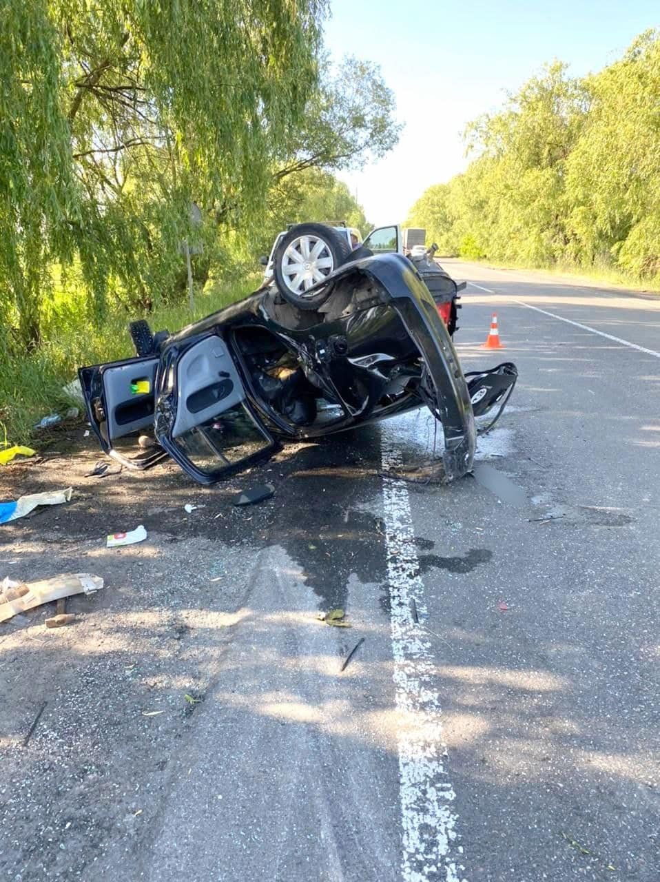 Под Киевом столкнулись Renault и Mercedes: есть погибшие и пострадавшие 3