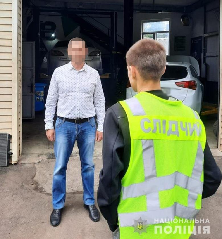 Пытался продать авто, предназначенные для ВСУ: в Киеве задержали псевдоволонтера 2