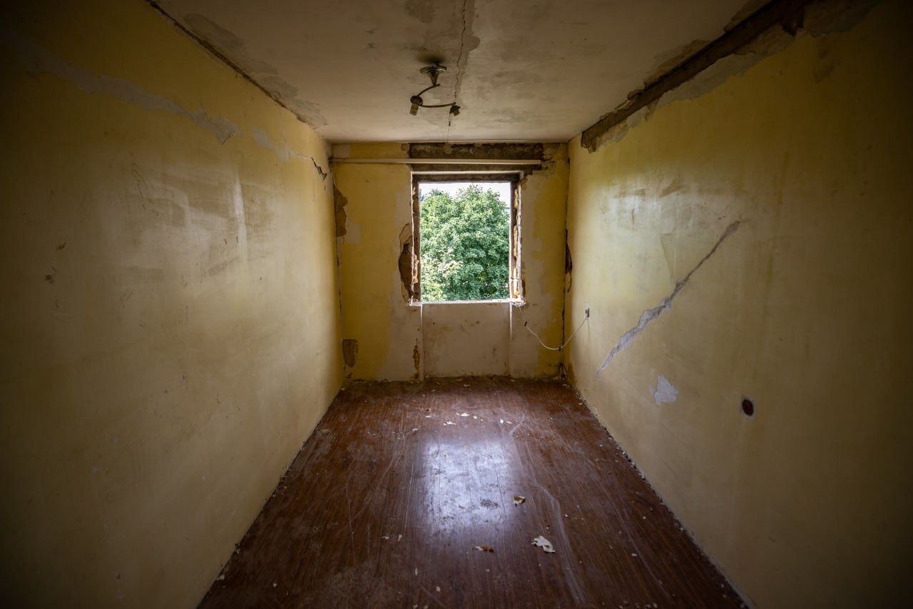 Как сейчас выглядит дом в Подольском районе Киева, у которого обрушилась стена после ракетного обстрела 5