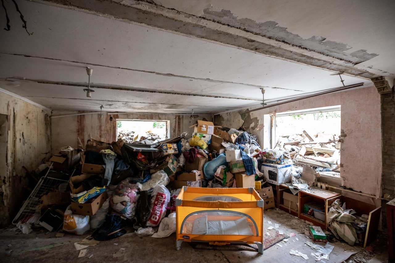 Как сейчас выглядит дом в Подольском районе Киева, у которого обрушилась стена после ракетного обстрела 18