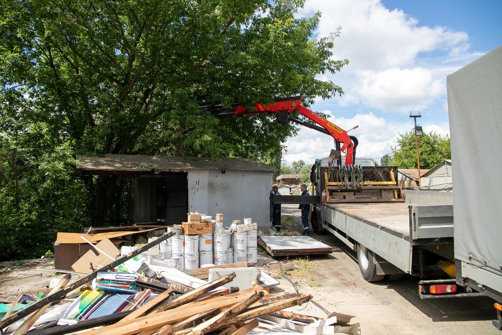 В Киеве снесут полсотни гаражей возле реки Лыбидь 4