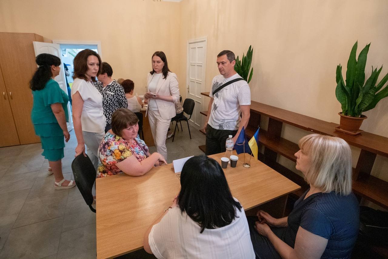 Як переселенцю влаштувати дитину в дитсадок чи у школу, отримати допомогу з безробіття: де в Києві нададуть допомогу 2