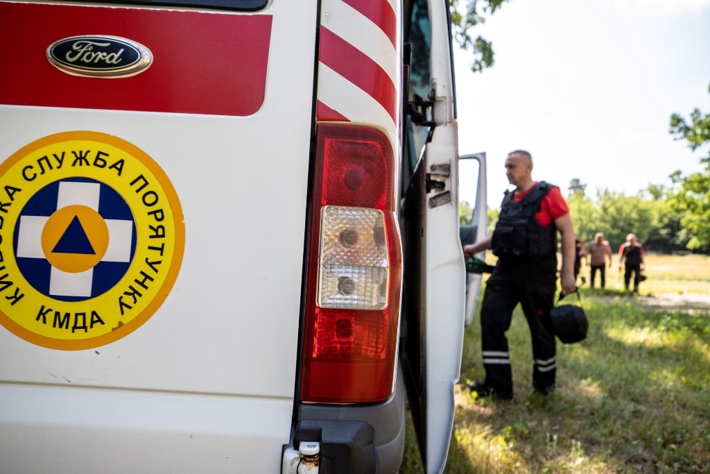 У Пущі-Водиці обстежують школи та садочки на наявність вибухонебезпечних предметів 3