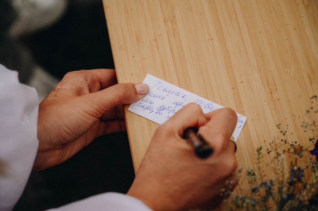 «Листи любові»: на Івана Купала по Дніпру запустили вінки зі словами підтримки до мешканців тимчасово окупованих територій 5