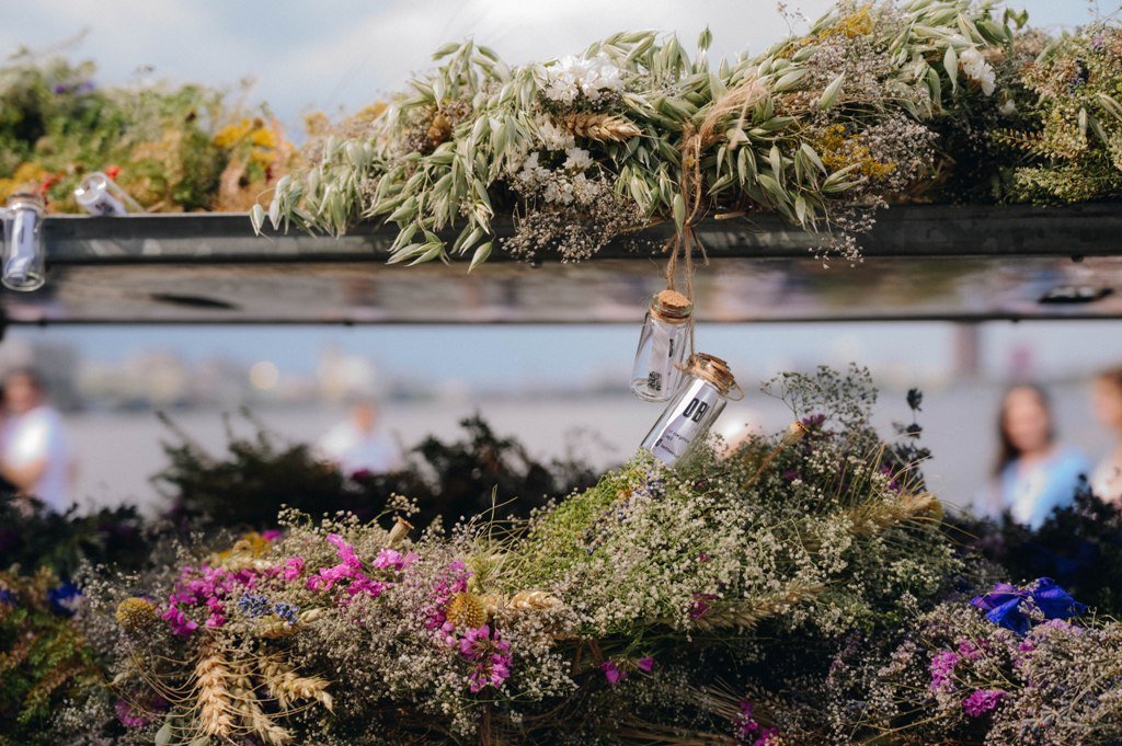 «Листи любові»: на Івана Купала по Дніпру запустили вінки зі словами підтримки до мешканців тимчасово окупованих територій 11