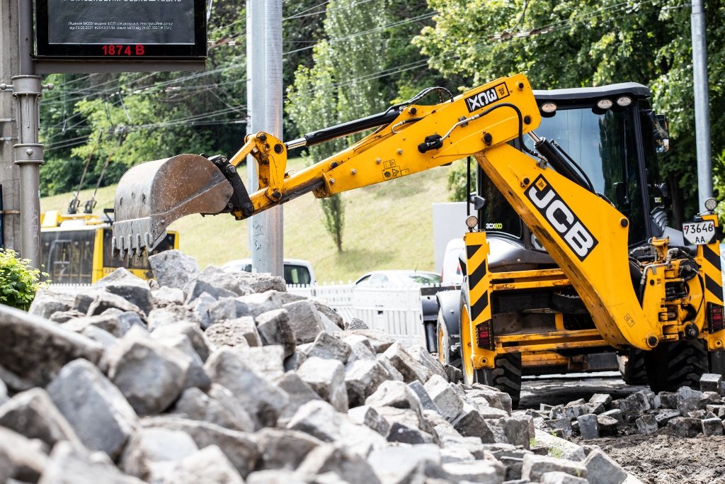 У Києві на Подільському узвозі оновлюють бруківку 2