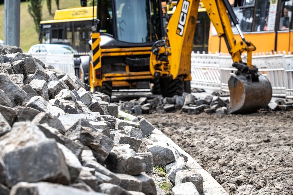 У Києві на Подільському узвозі оновлюють бруківку 4