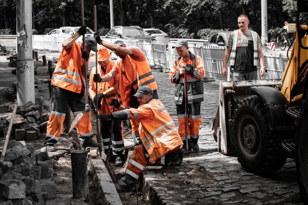 У Києві на Подільському узвозі оновлюють бруківку 5