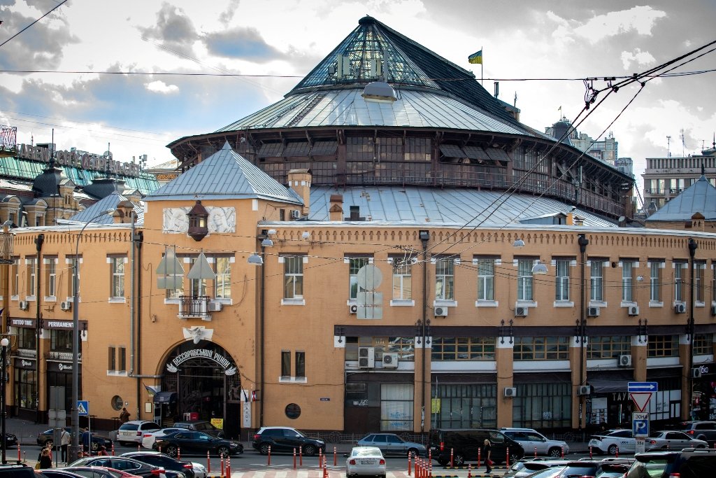 Бессарабському ринку більше 110 років: як головна торгівельна візитівка Києва переживає війну 8