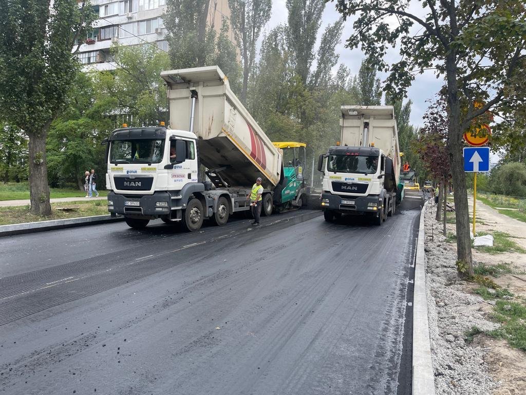 У Києві відновили проїзд вулицею Ентузіастів : але ремонт ще триває 2