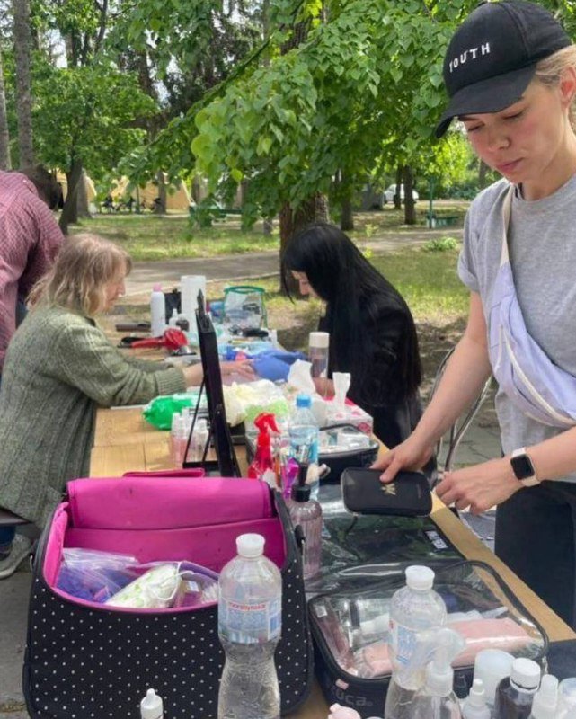 На Київщині майстри краси їздять по деокупованих селах та безкоштовно надають послуги 4