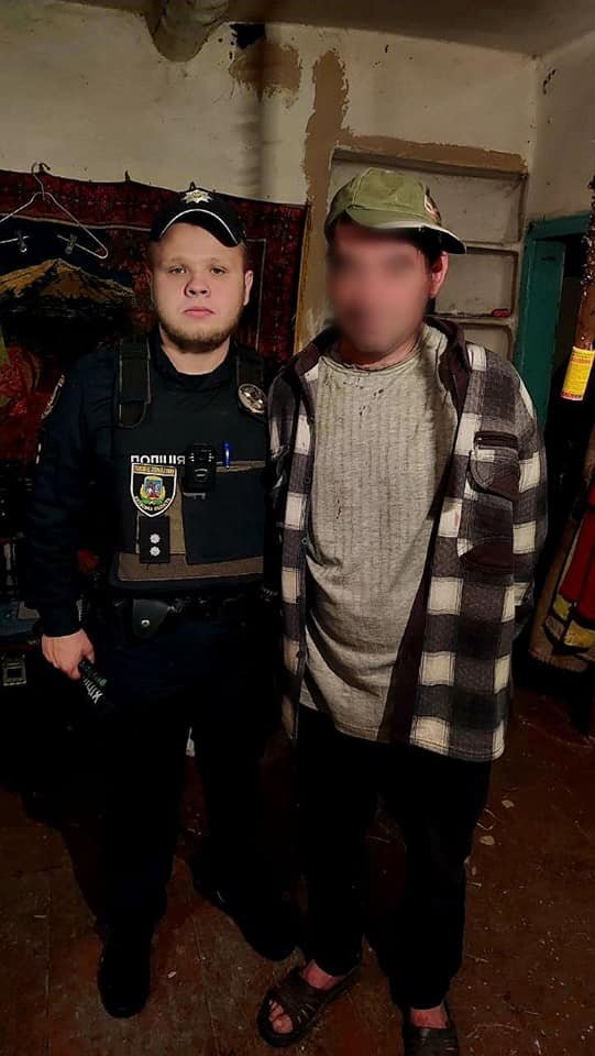 На Київщині чоловік прийшов до сусіда з сокирою та двічі вдарив його по голові 1