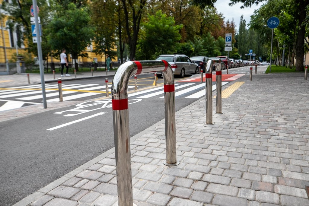 Нове покриття, бруківка, парковка і велодоріжки: як виглядає вулиця Івана Франка в Києві після капремонту 10