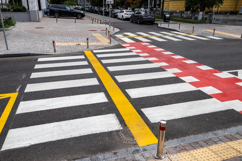 Нове покриття, бруківка, парковка і велодоріжки: як виглядає вулиця Івана Франка в Києві після капремонту 12