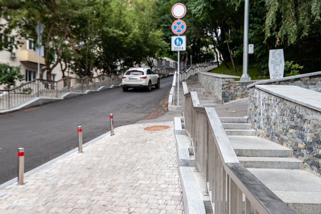 Нове покриття, бруківка, парковка і велодоріжки: як виглядає вулиця Івана Франка в Києві після капремонту 17