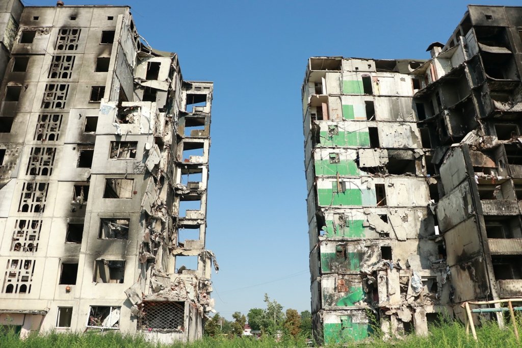 У Бородянці повністю зруйновані авіаударами 8 багатоповерхівок