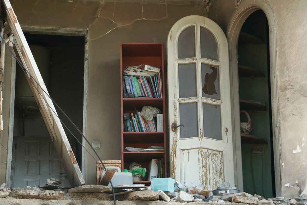 Зруйноване життя, дитинство...