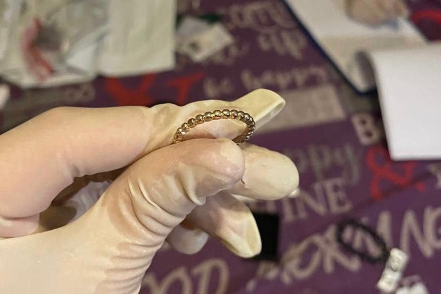 В Ірпені чоловік прийшов з квітами та шампанським на побачення, а зранку пограбував квартиру жінки 1