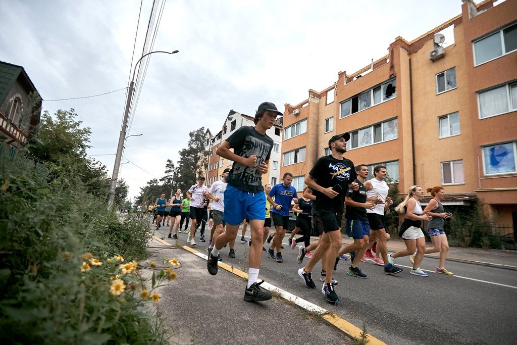 В Ірпені відбувся забіг зруйнованим містом заради його відновлення: як долучитися до серії стартів 4
