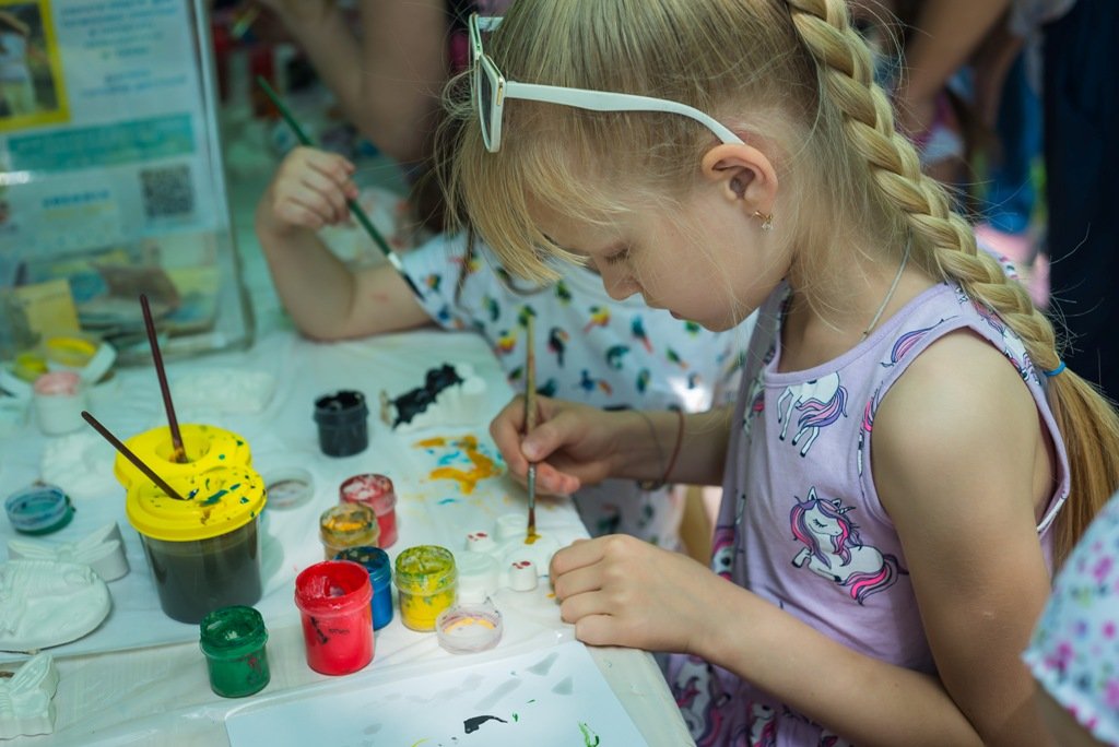 На мобільну стоматологію для ЗСУ та ВПО: київський фестиваль збиратиме кошти на благодійність за допомогою арту 3