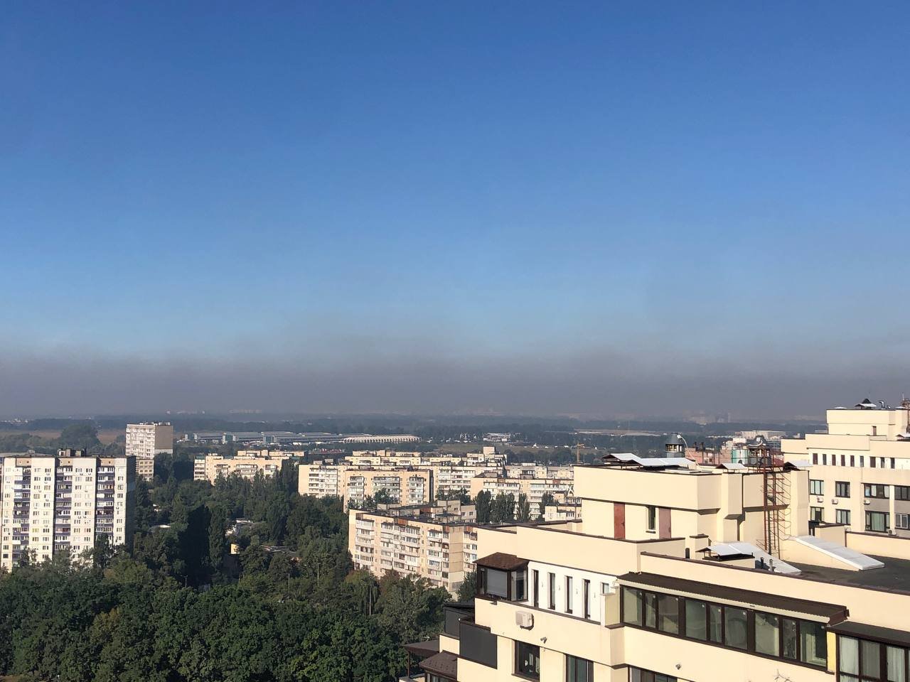 Зачинити вікна та не виходити на вулицю: у Києві сильне задимлення повітря 2