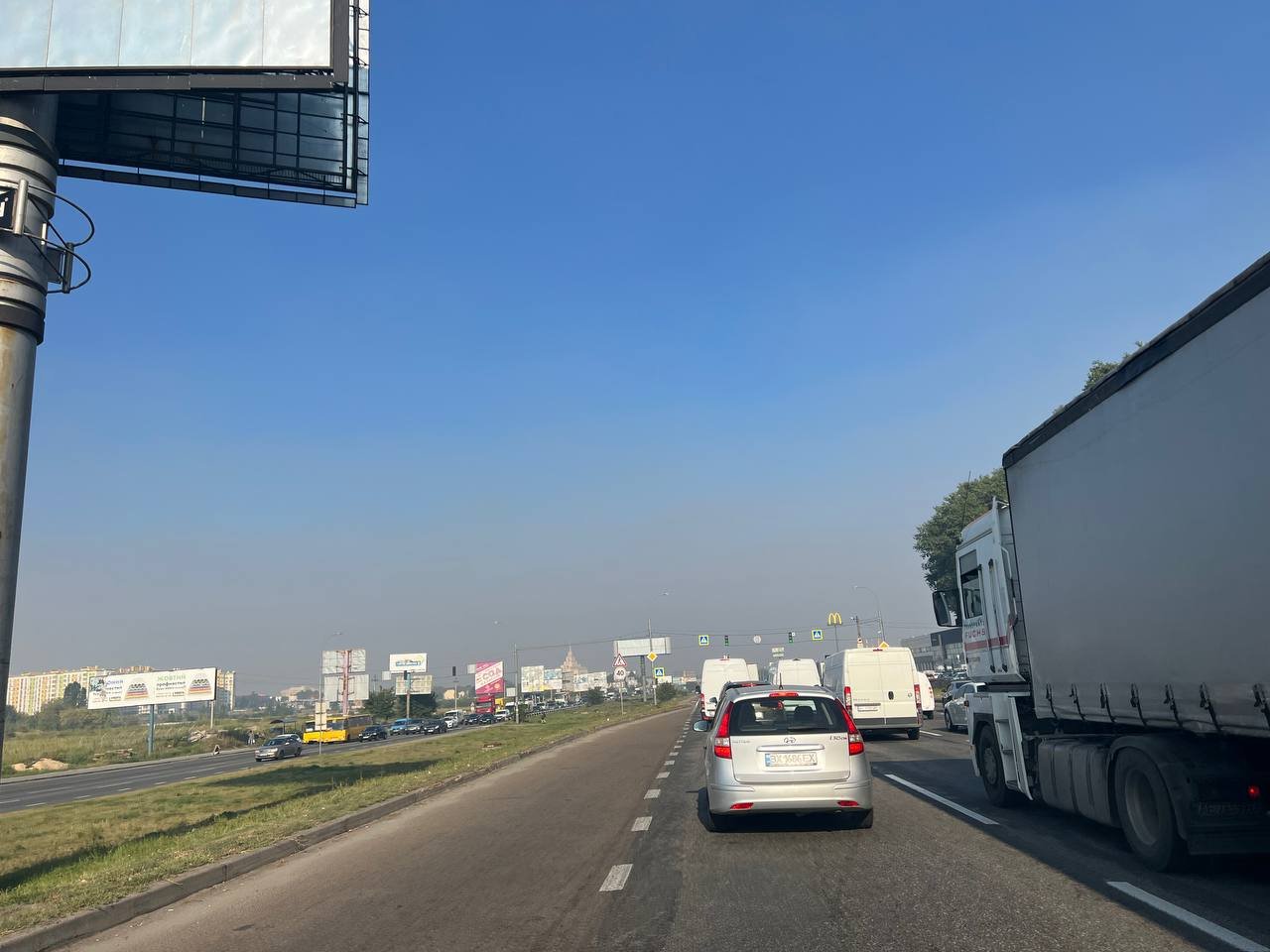 Зачинити вікна та не виходити на вулицю: у Києві сильне задимлення повітря 4