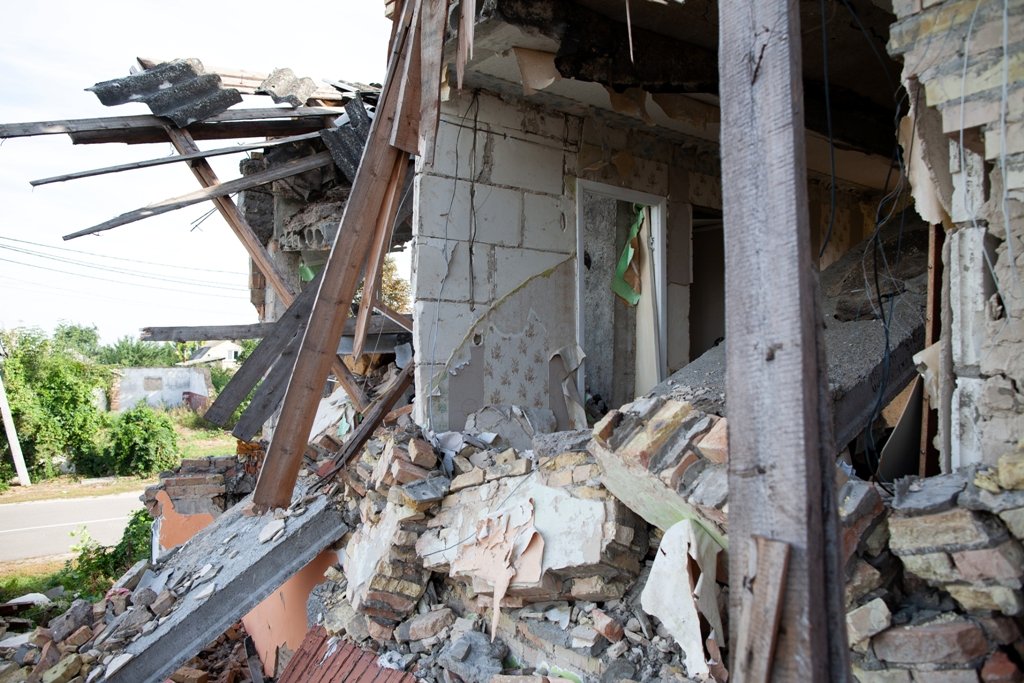 Все життя людей в мить перетворилося на купу будівельного брухту