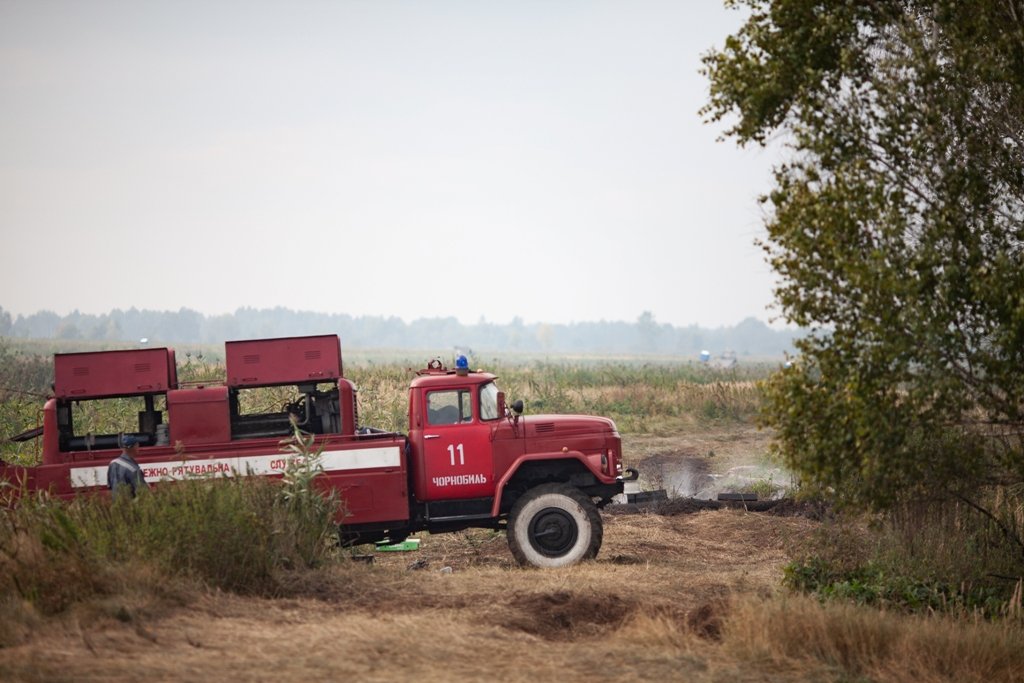 Як виглядає горіння торфу на Київщині, через яке вже тиждень столиця потерпає від смогу 13