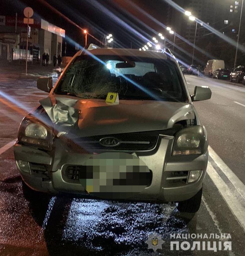У Києві на Дарниці водій Kia збив пешохіда, який перебігав дорогу у невстановленому місці: хлопець загинув 2