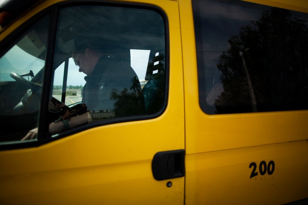 Ігор в своєму автомобілі, на якому збирав та вивозив тіла вбитих