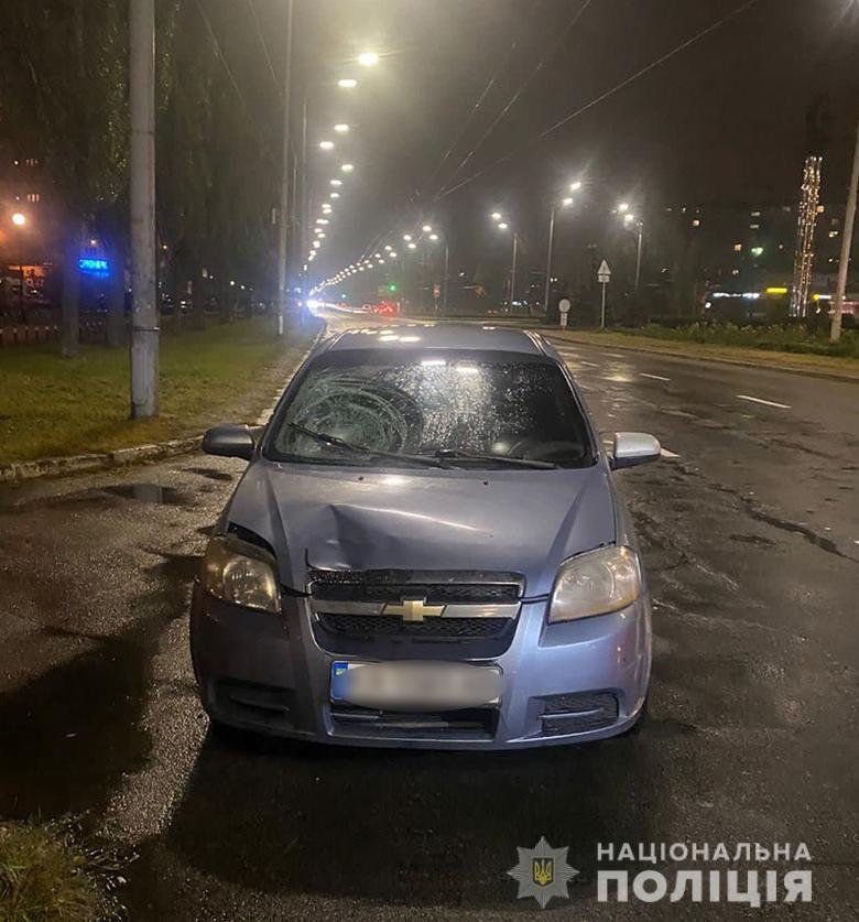 У Києві п'яний водій збив дівчину та втік з місця ДТП 1