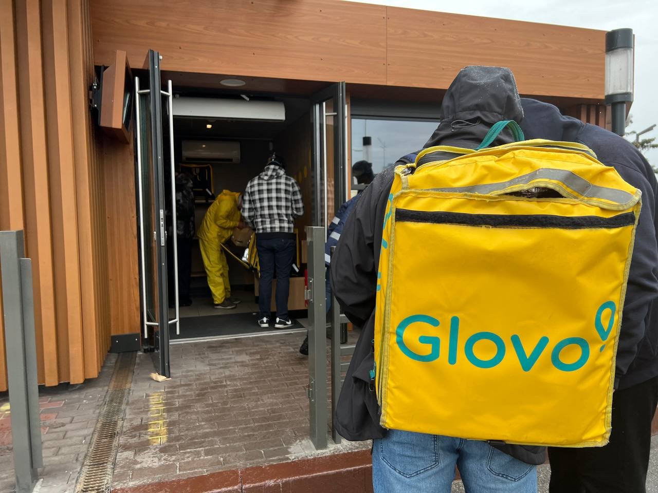 У Києві відкрились перші заклади McDonald’s: нові ціни, фото, відео з ресторанів, реакція соцмереж 7