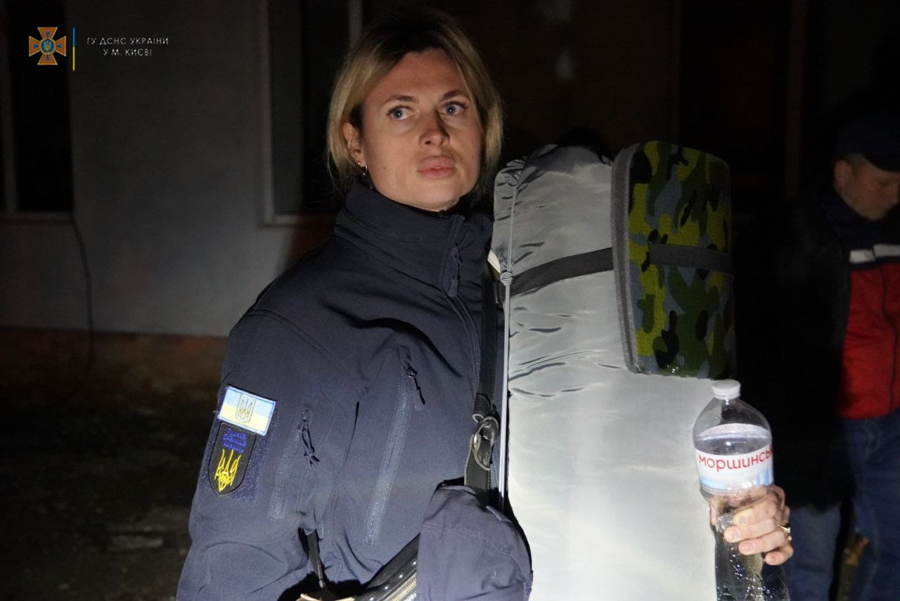 Рятувальники Києва відправились на Харківщину допомогати постраждалим під час окупації 7