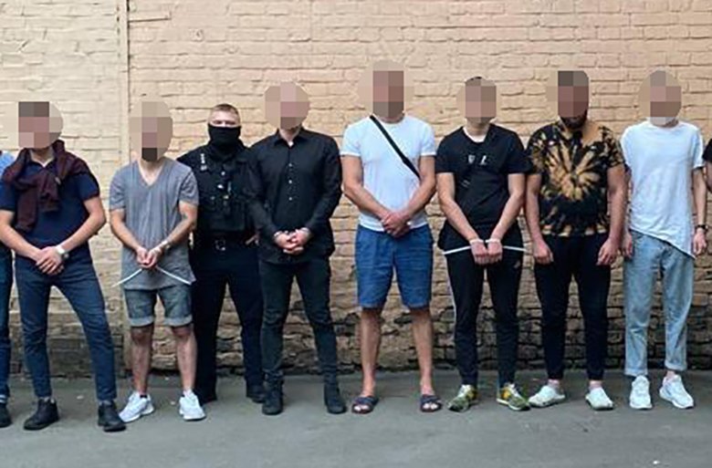 Звали на побачення та грабували: у Києві злочинна група скоювала розбійні напади 2