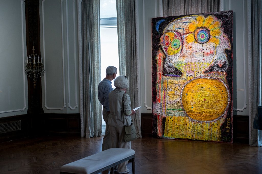 В Україну приїхав унікальний арт-проєкт україно-американського художника Макса Вітика “Воїни світла”: де побачити у Києві 3