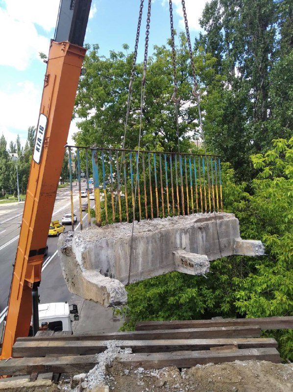 У Києві на Дегтярівському шляхопроводі завершили перший етап протиаварійних робіт 1