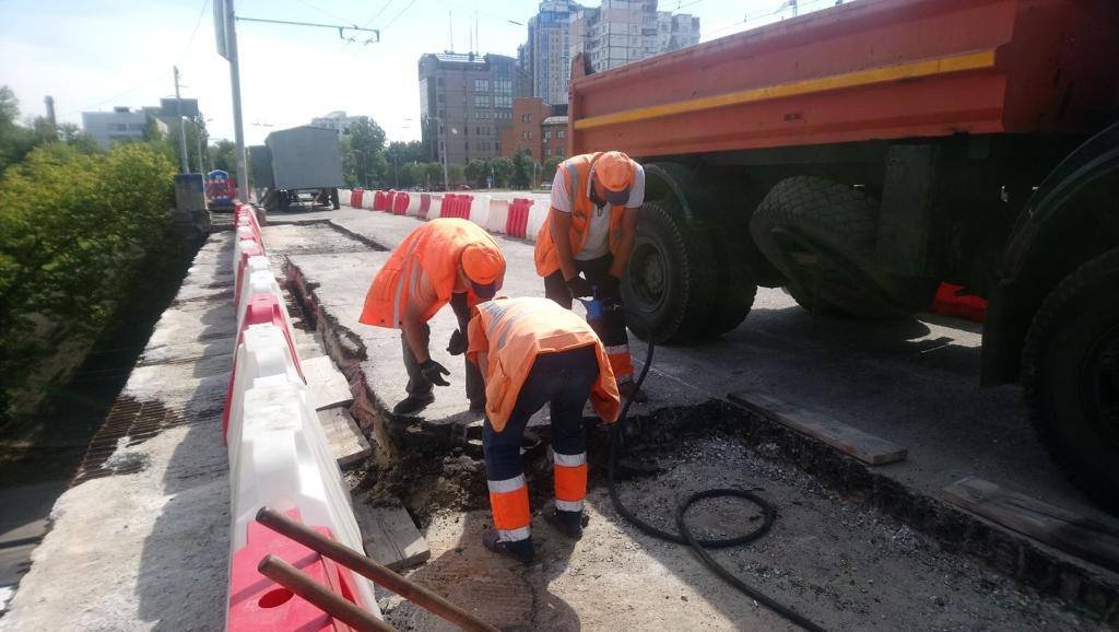 У Києві на Дегтярівському шляхопроводі завершили перший етап протиаварійних робіт 4