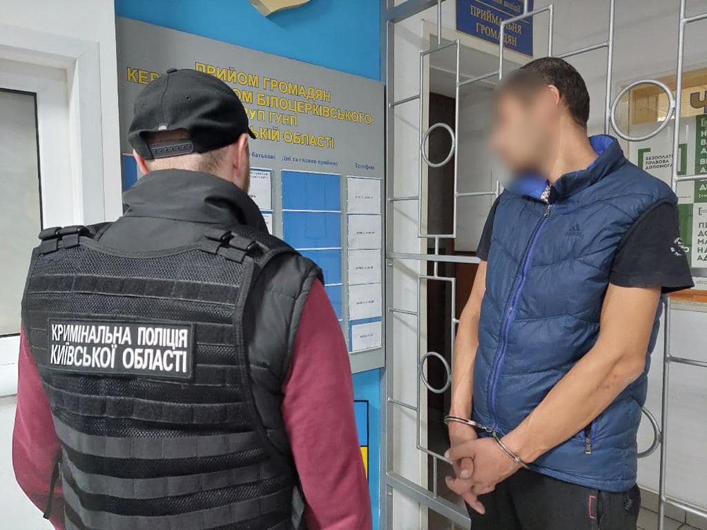 Душив дитину електрокабелем: на Київщині 39-річний чоловік намагався вбити свого пасинка 3